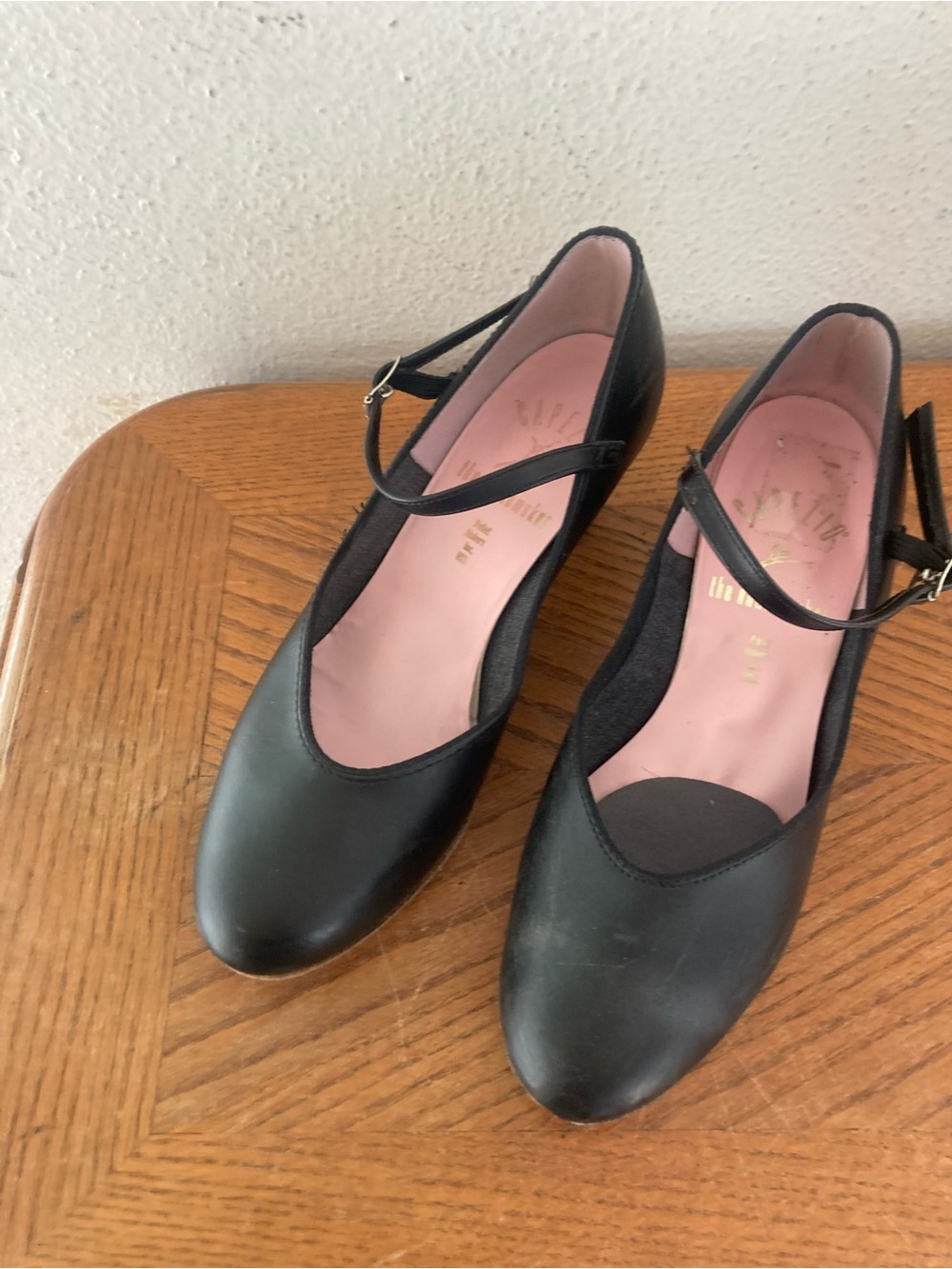CAPEZIO “The Dancemaker” Black Leather Dancing Shoes Size 7 Medium